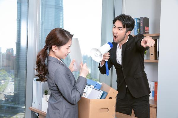 《徒步旅行遭遇老板要求参加？如何巧妙拒绝且保持职业素养？》图1