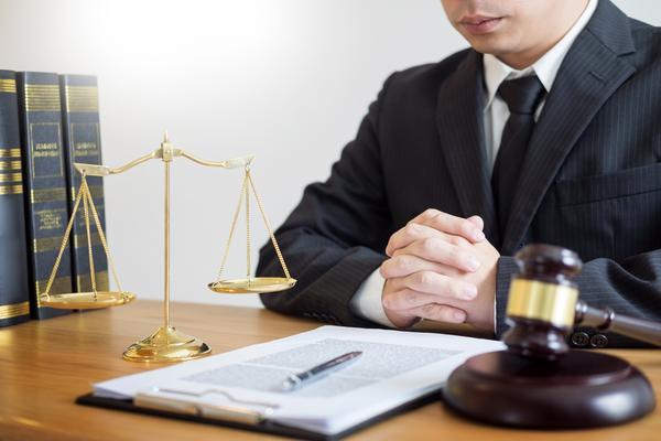 网络知识产权业务价格透明度探讨：如何选择合适的律师和机构 图2