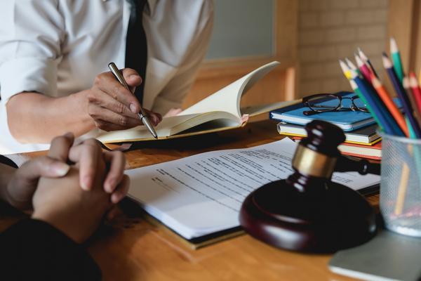 侵犯商业秘密民事起诉案由：企业维权策略与诉讼请求 图1