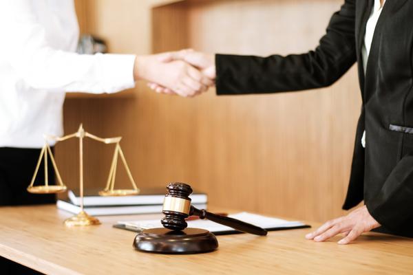 最新刑法试题解析与司法实践热点分析