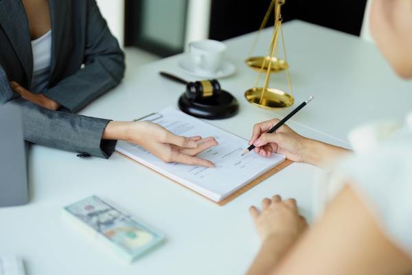 侵犯商业秘密罪案件律师:如何保护企业的商业秘密? 图1