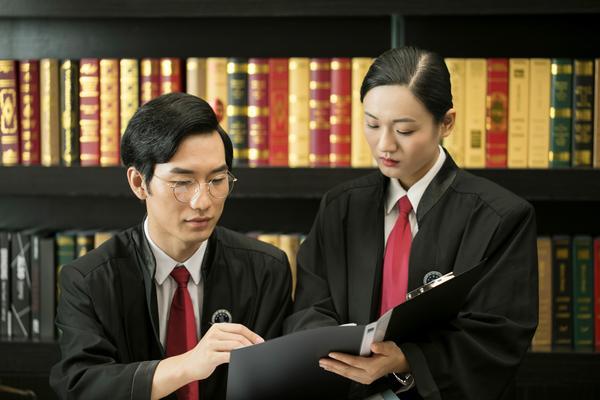 如何选择专业的无锡知识产权律师：与信息及法律服务解析 图2
