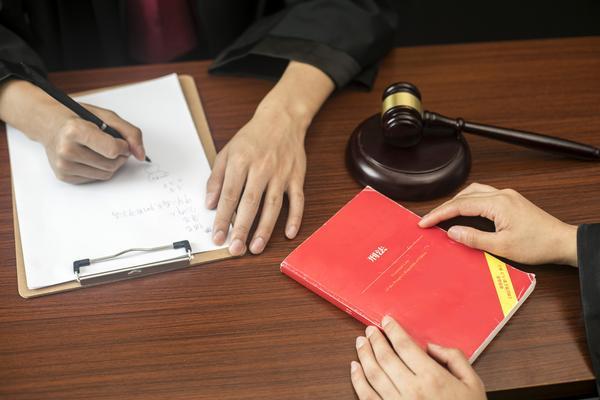 知识产权的代理人是谁担任:了解相关法律法规 图1
