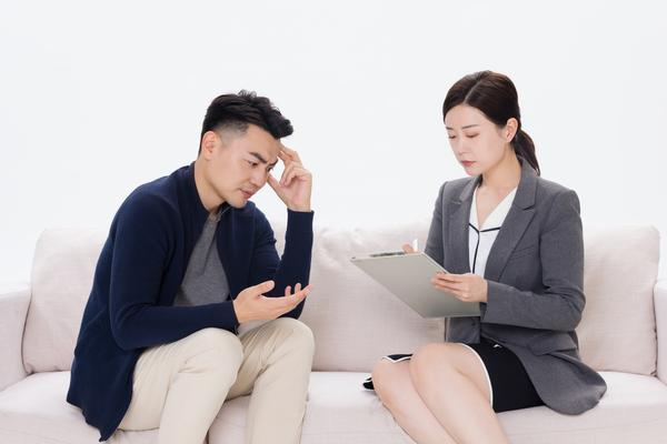 《谜影追踪：女总裁婚姻危机，丈夫忠诚引关注》 图1