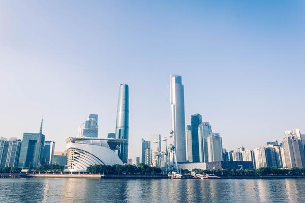 塑造品牌形象：广告行业案例解析 图2