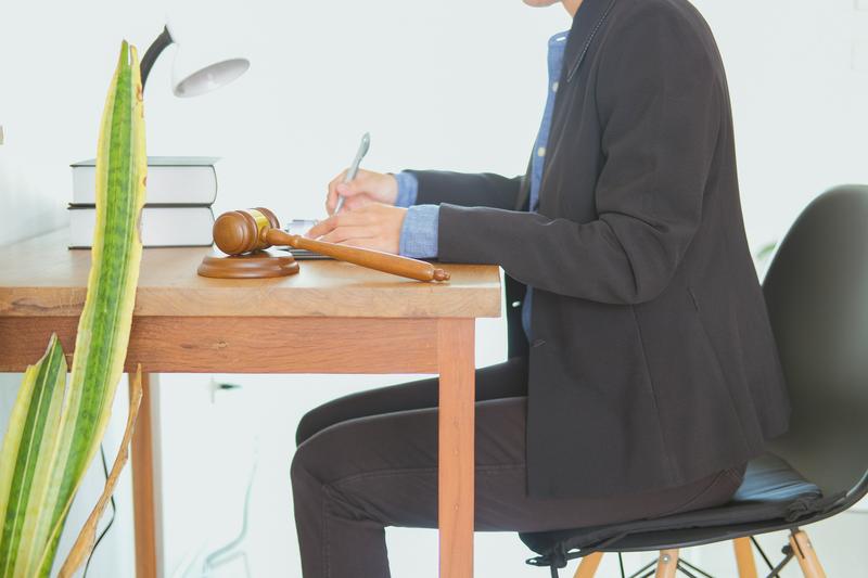 债务人企图逃脱:如何追踪和追回欠款 图2