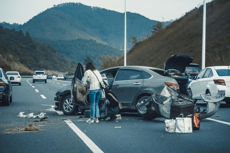 空姐遭遇车祸：勇敢面对，传递正能量图1